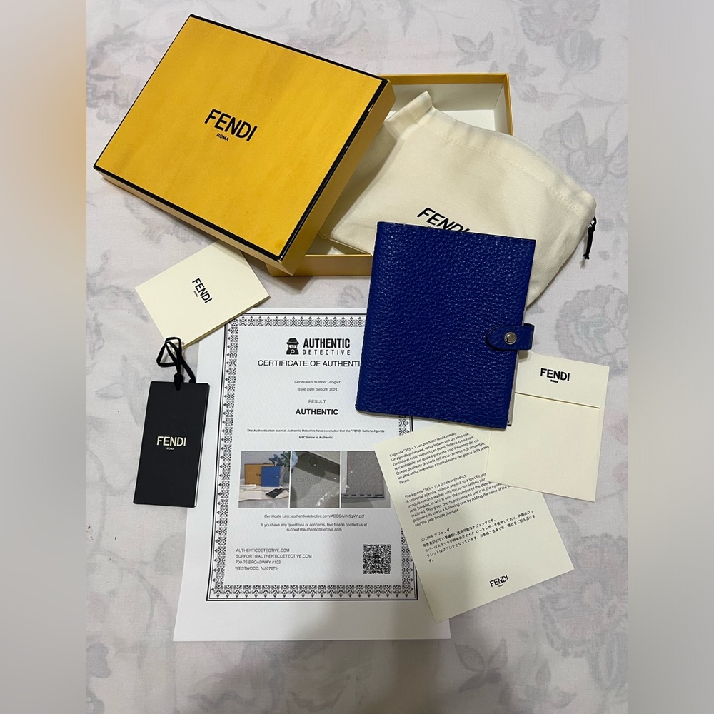 Fendi Blue Pebbled Leather weekly Small Agenda - Picture 3 of 16
